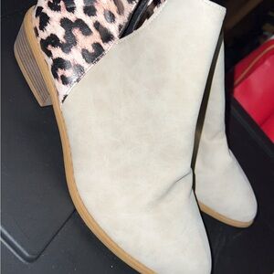 SHEIN Tan Ankle Booties with Leopard Print